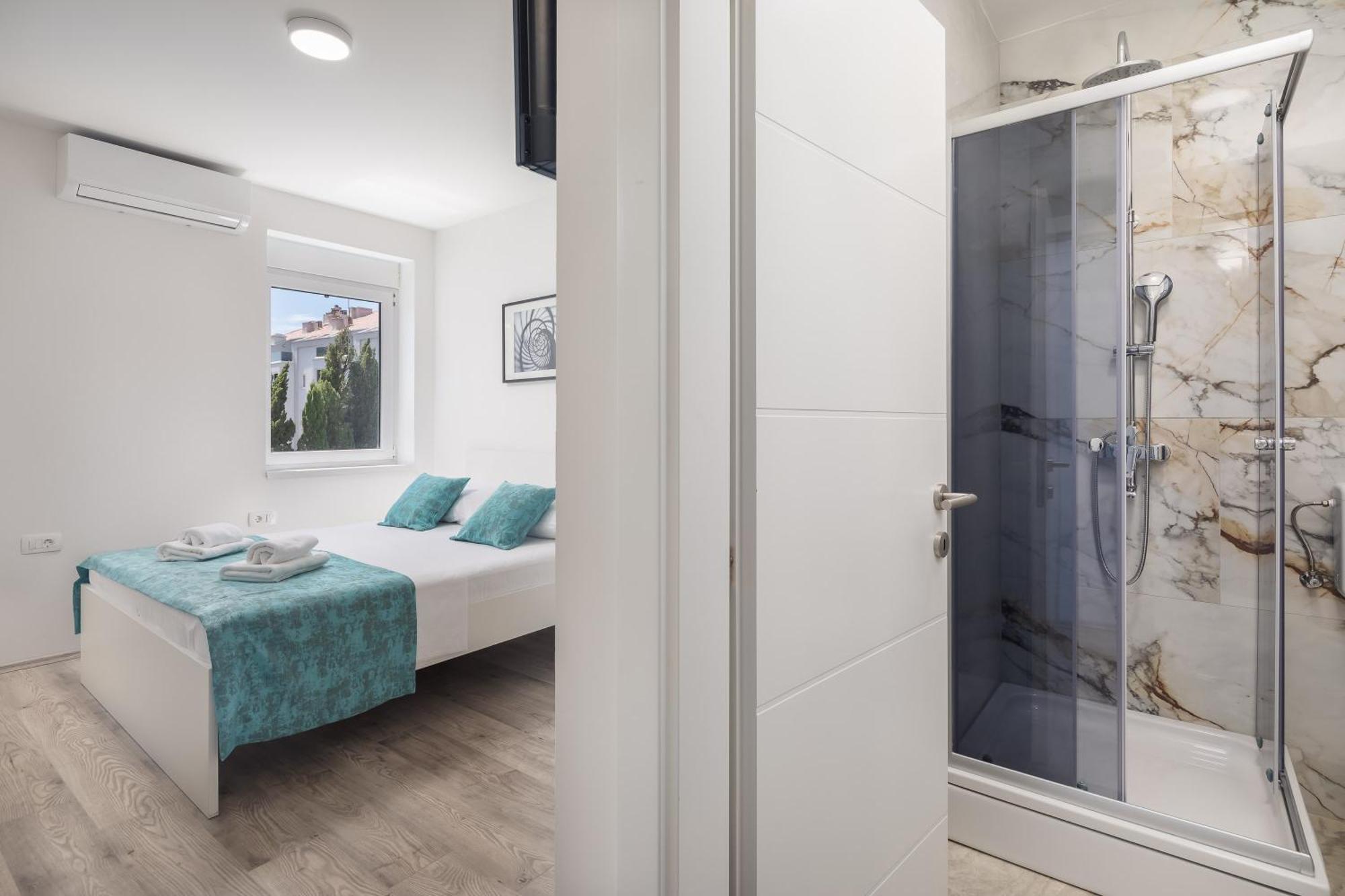 Beachfront Apartments Providenca With Free Parking Makarska Dış mekan fotoğraf