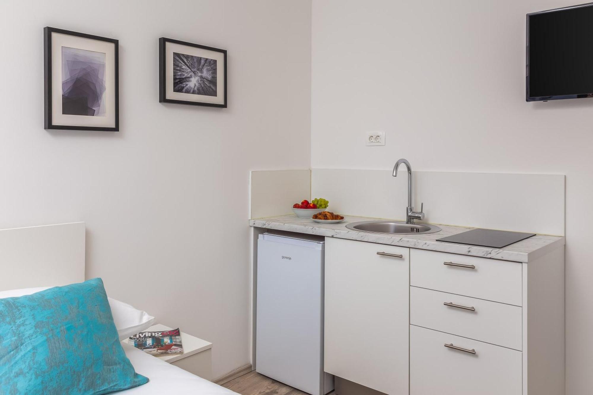 Beachfront Apartments Providenca With Free Parking Makarska Oda fotoğraf
