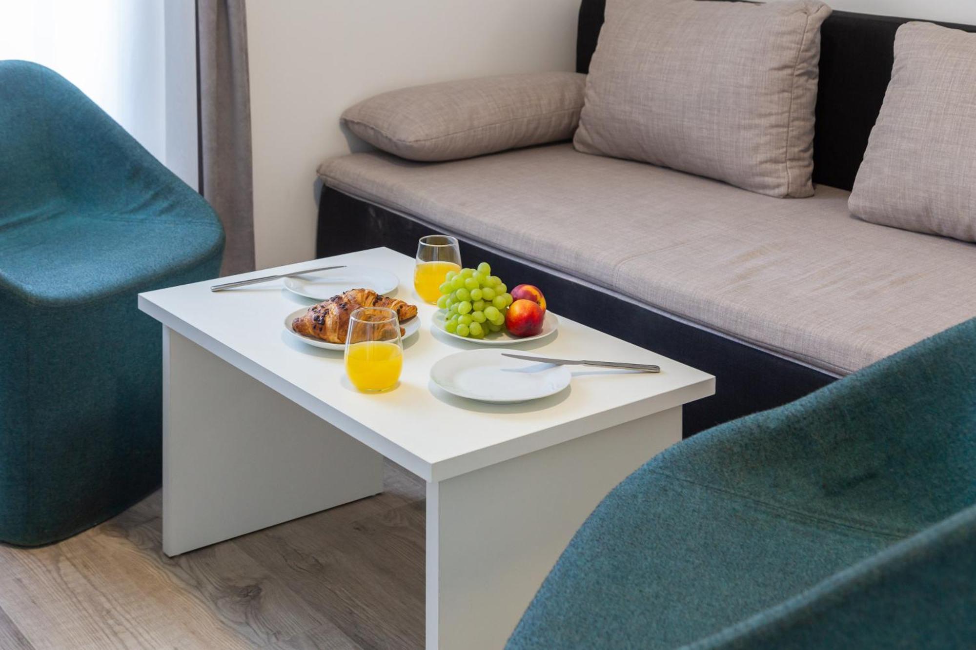 Beachfront Apartments Providenca With Free Parking Makarska Dış mekan fotoğraf