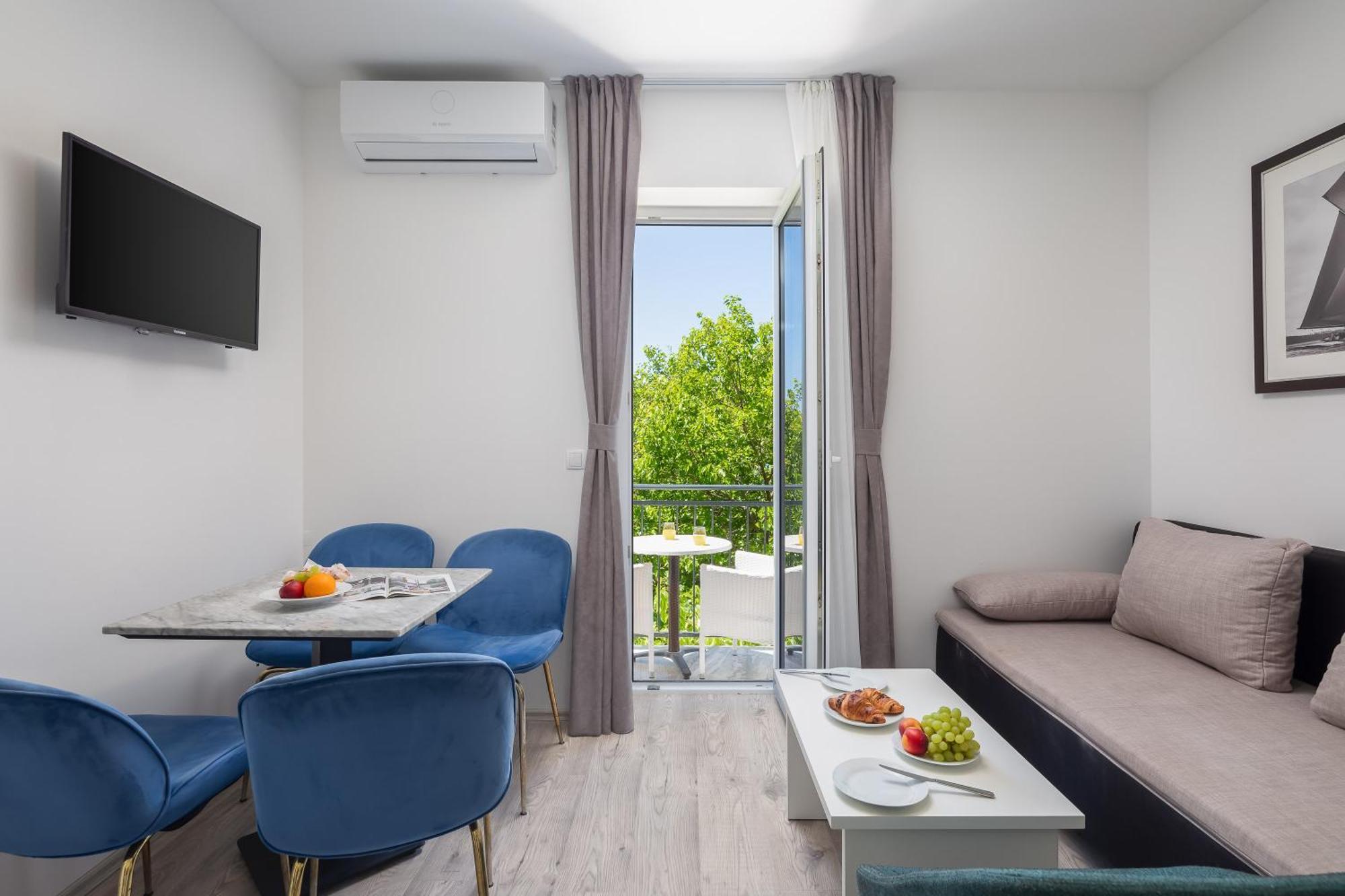 Beachfront Apartments Providenca With Free Parking Makarska Dış mekan fotoğraf