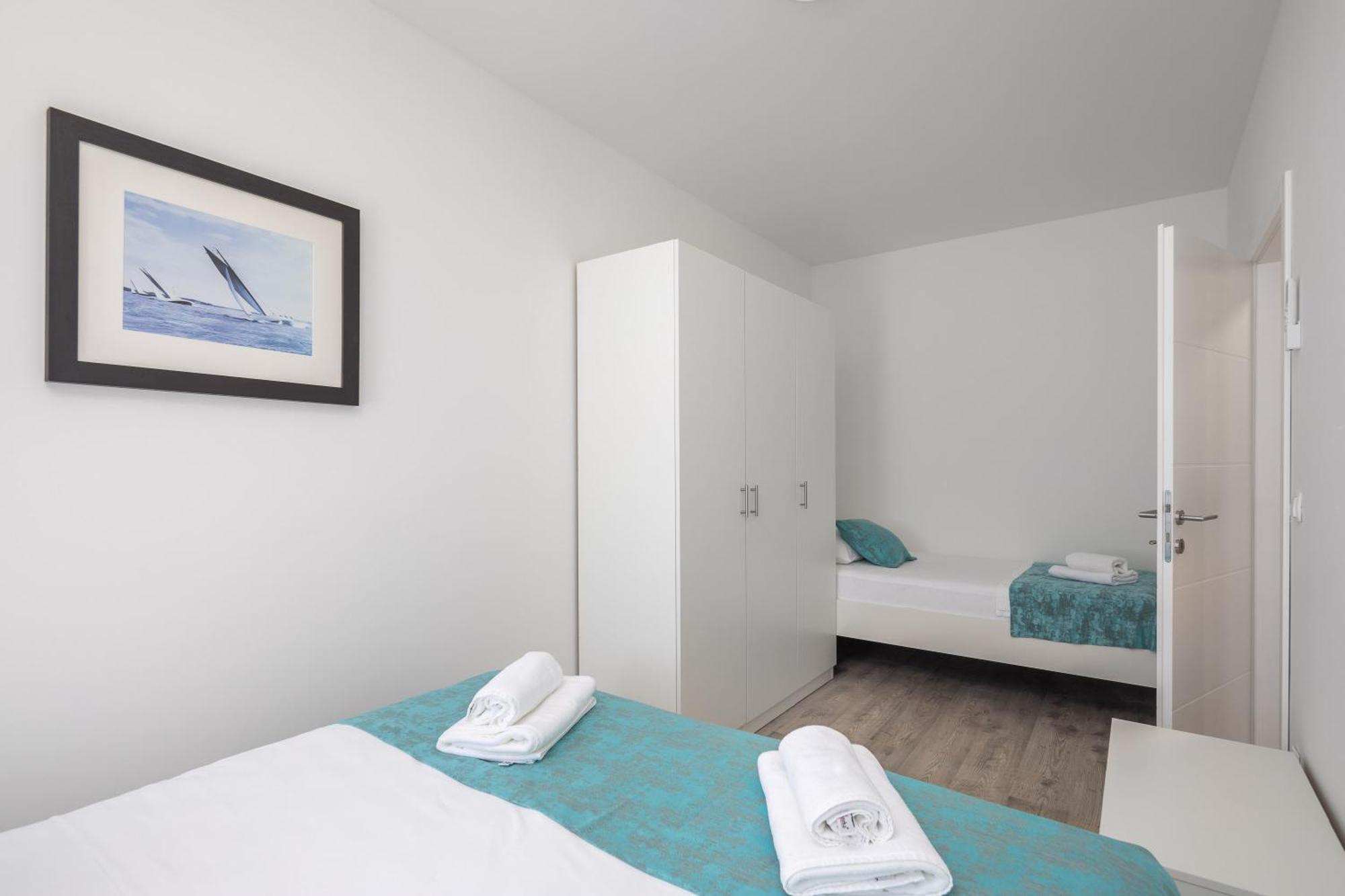 Beachfront Apartments Providenca With Free Parking Makarska Oda fotoğraf