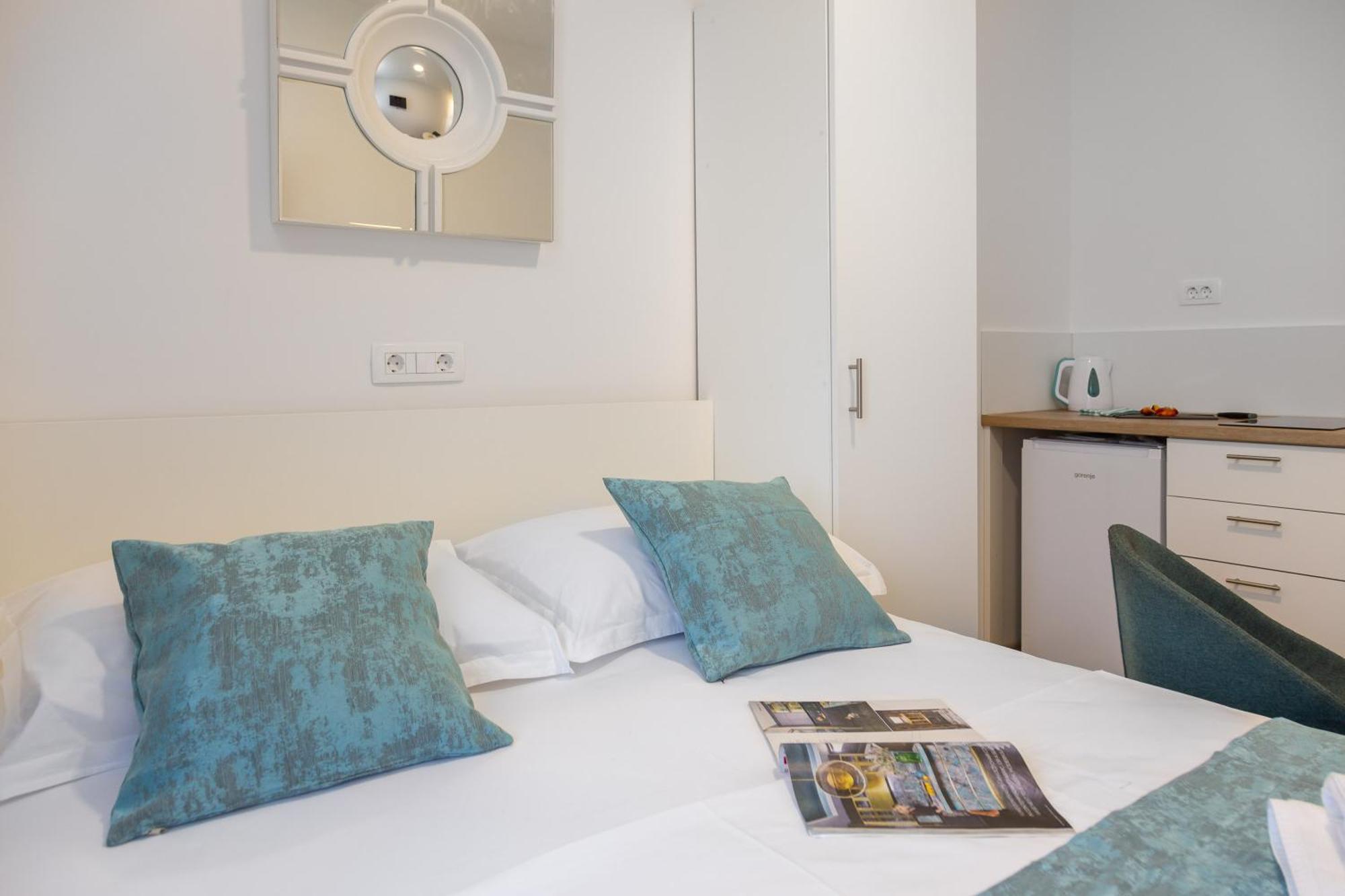 Beachfront Apartments Providenca With Free Parking Makarska Dış mekan fotoğraf