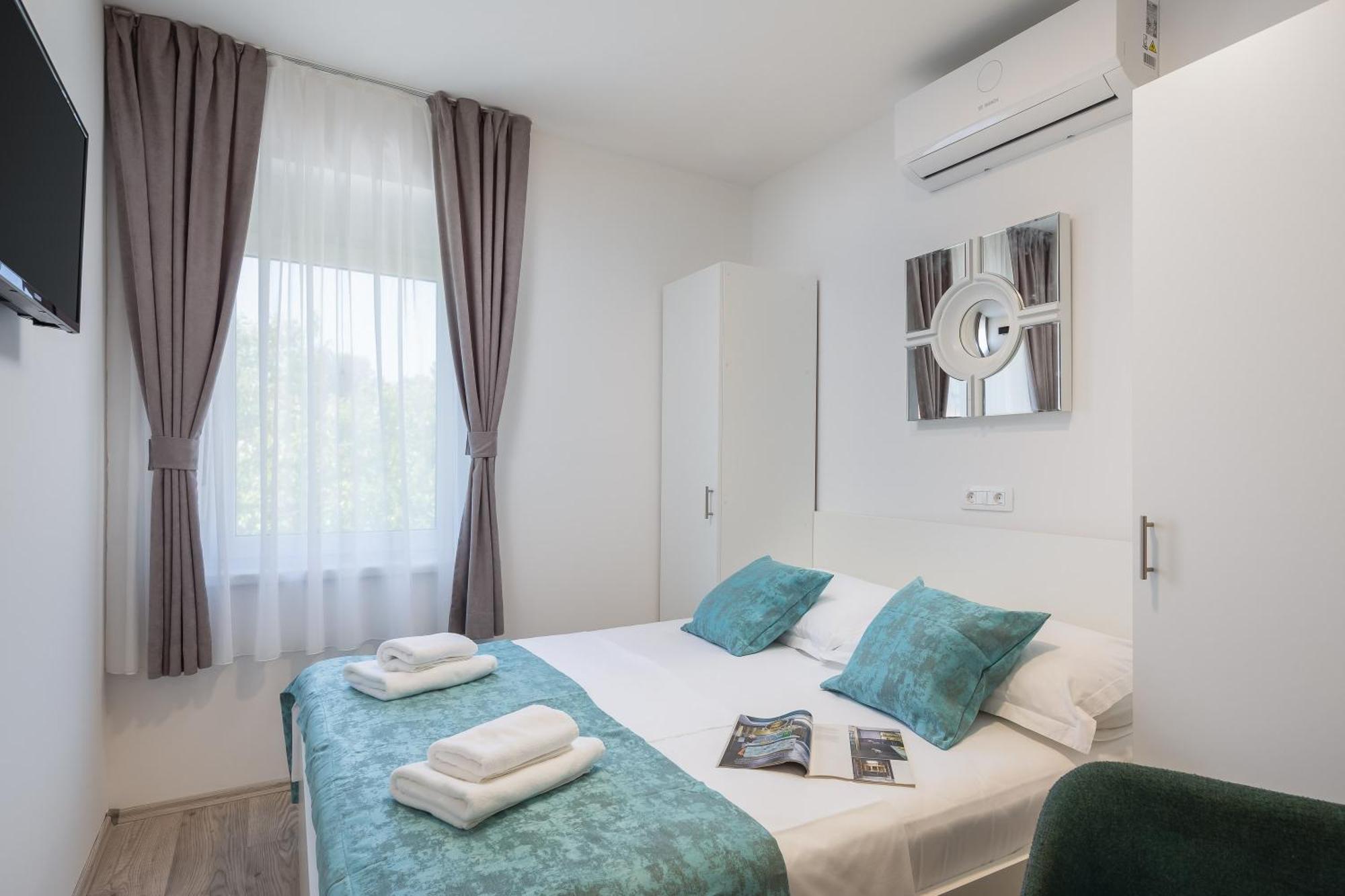 Beachfront Apartments Providenca With Free Parking Makarska Oda fotoğraf