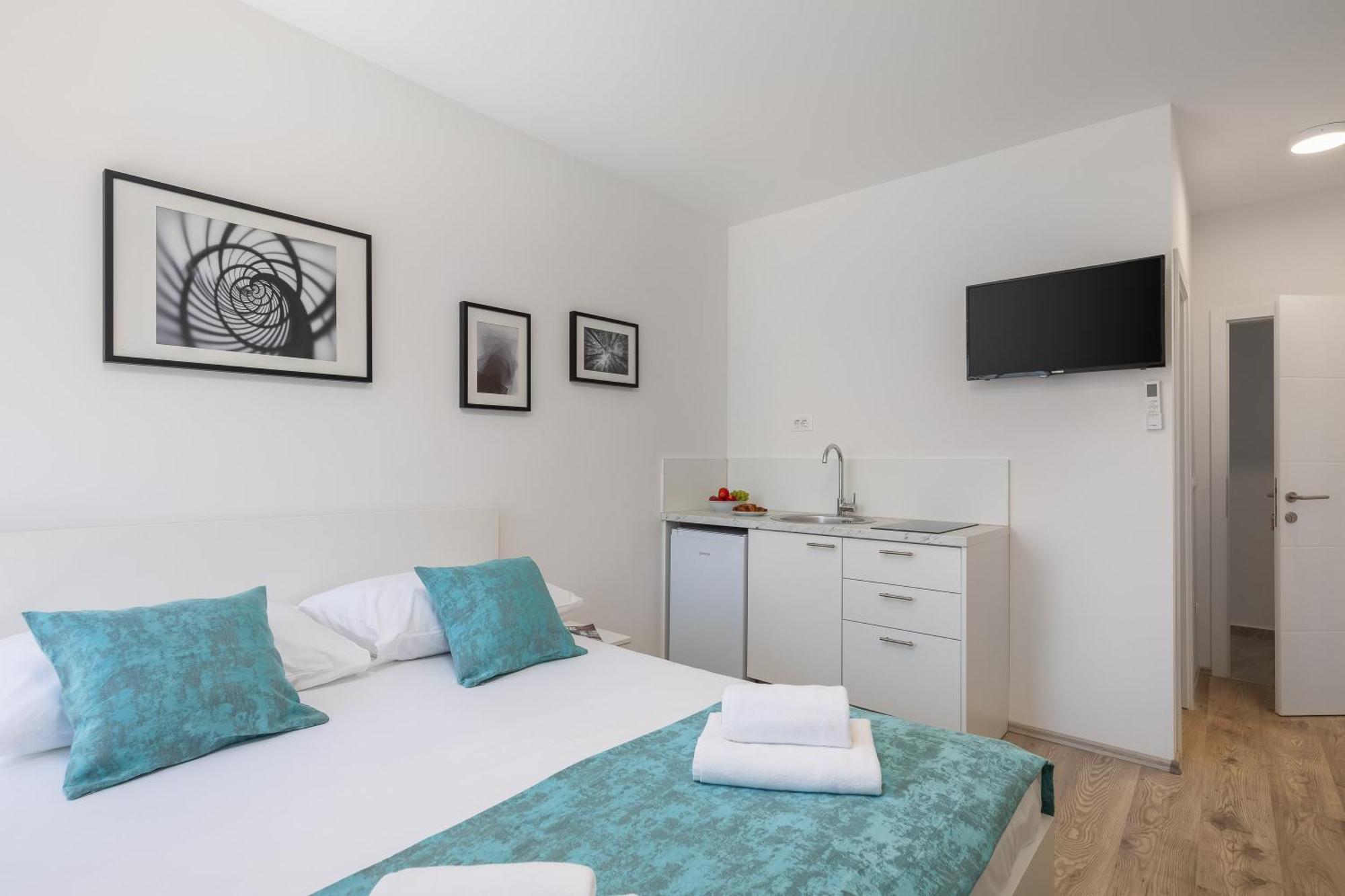 Beachfront Apartments Providenca With Free Parking Makarska Oda fotoğraf