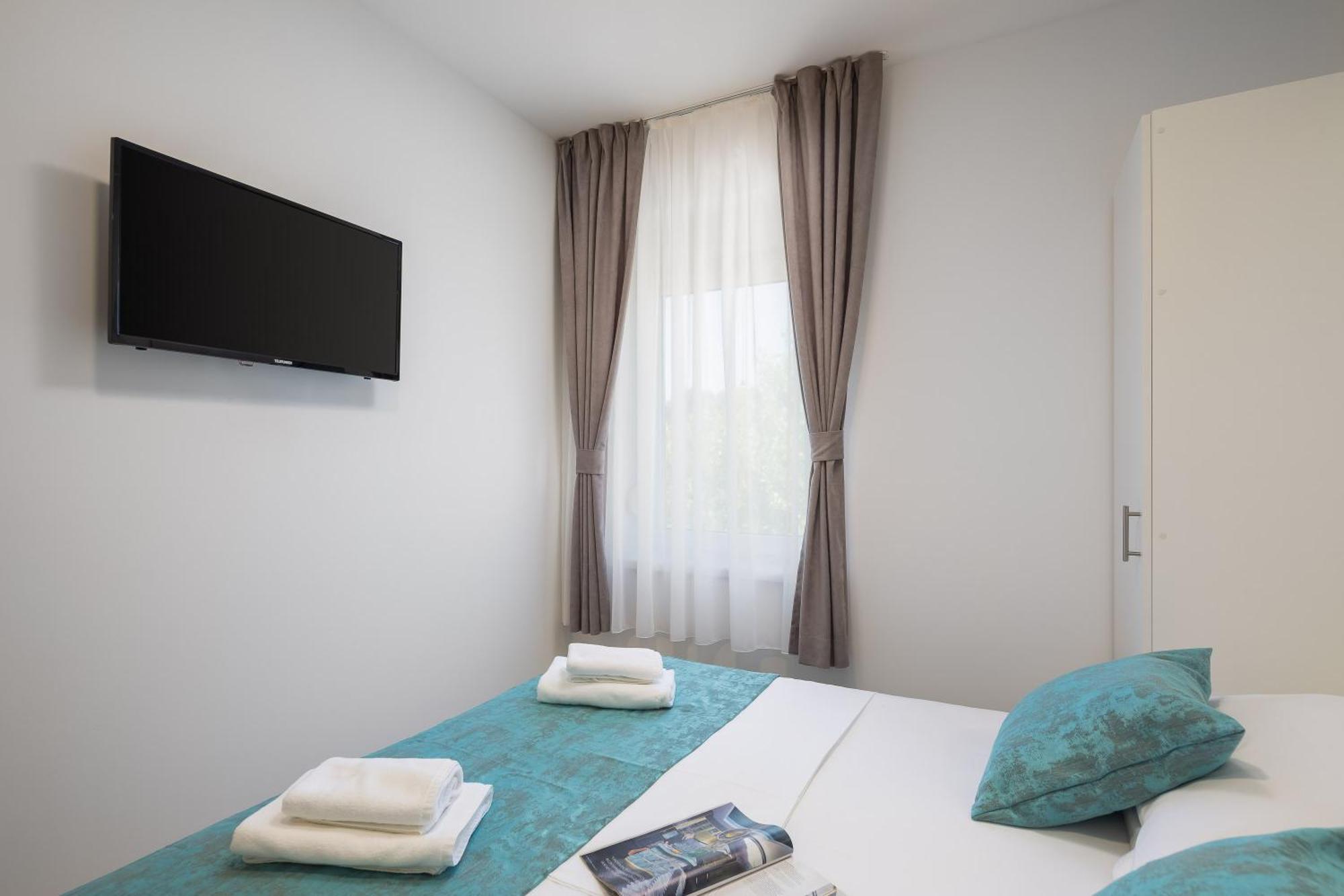 Beachfront Apartments Providenca With Free Parking Makarska Dış mekan fotoğraf