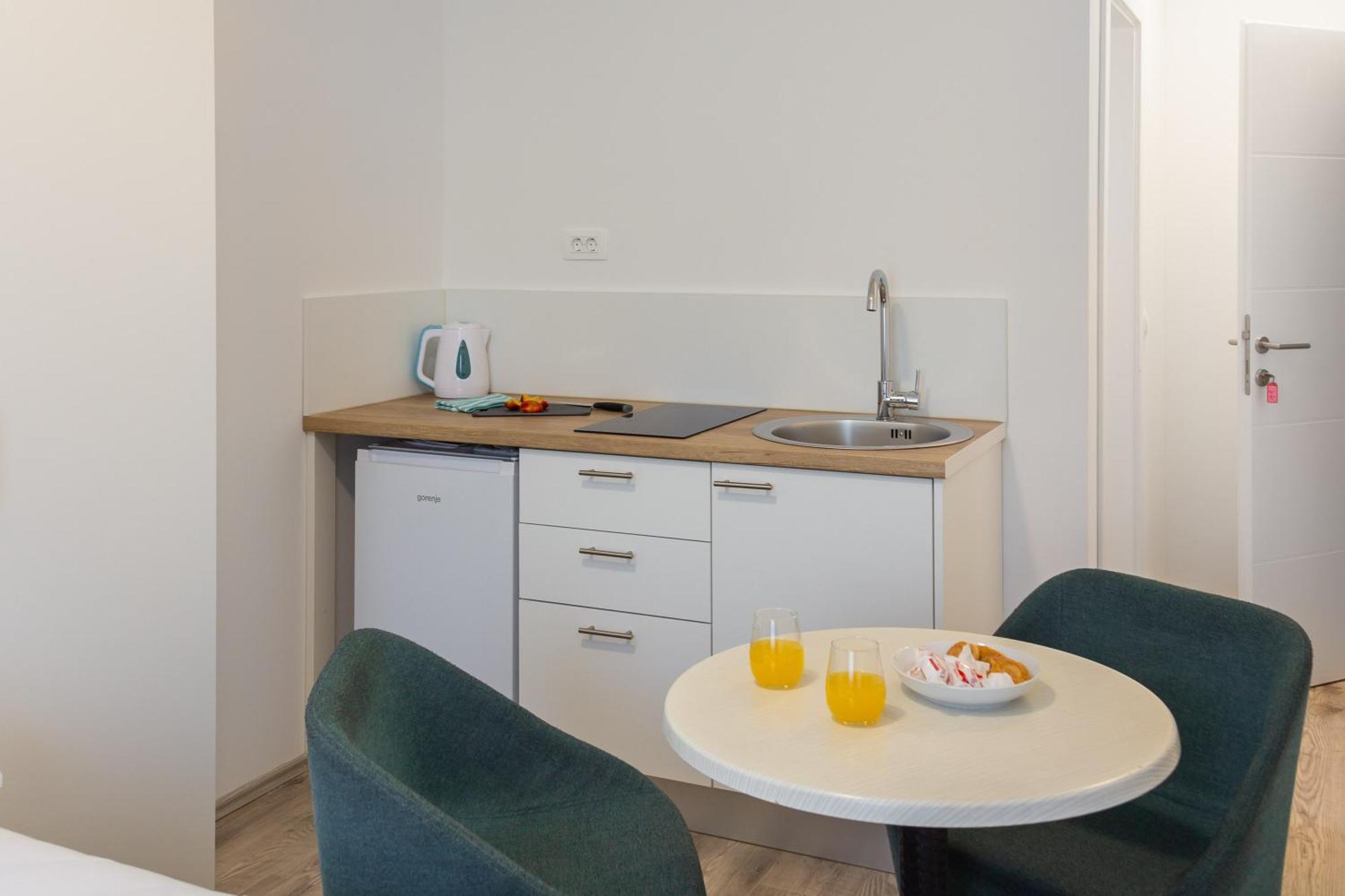 Beachfront Apartments Providenca With Free Parking Makarska Dış mekan fotoğraf