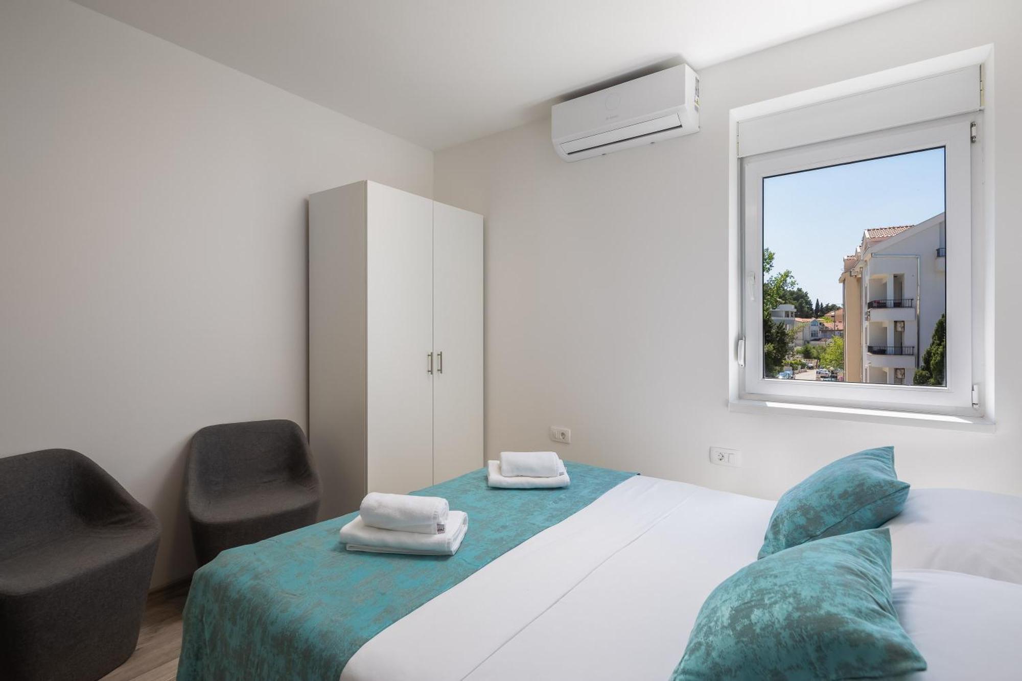 Beachfront Apartments Providenca With Free Parking Makarska Dış mekan fotoğraf