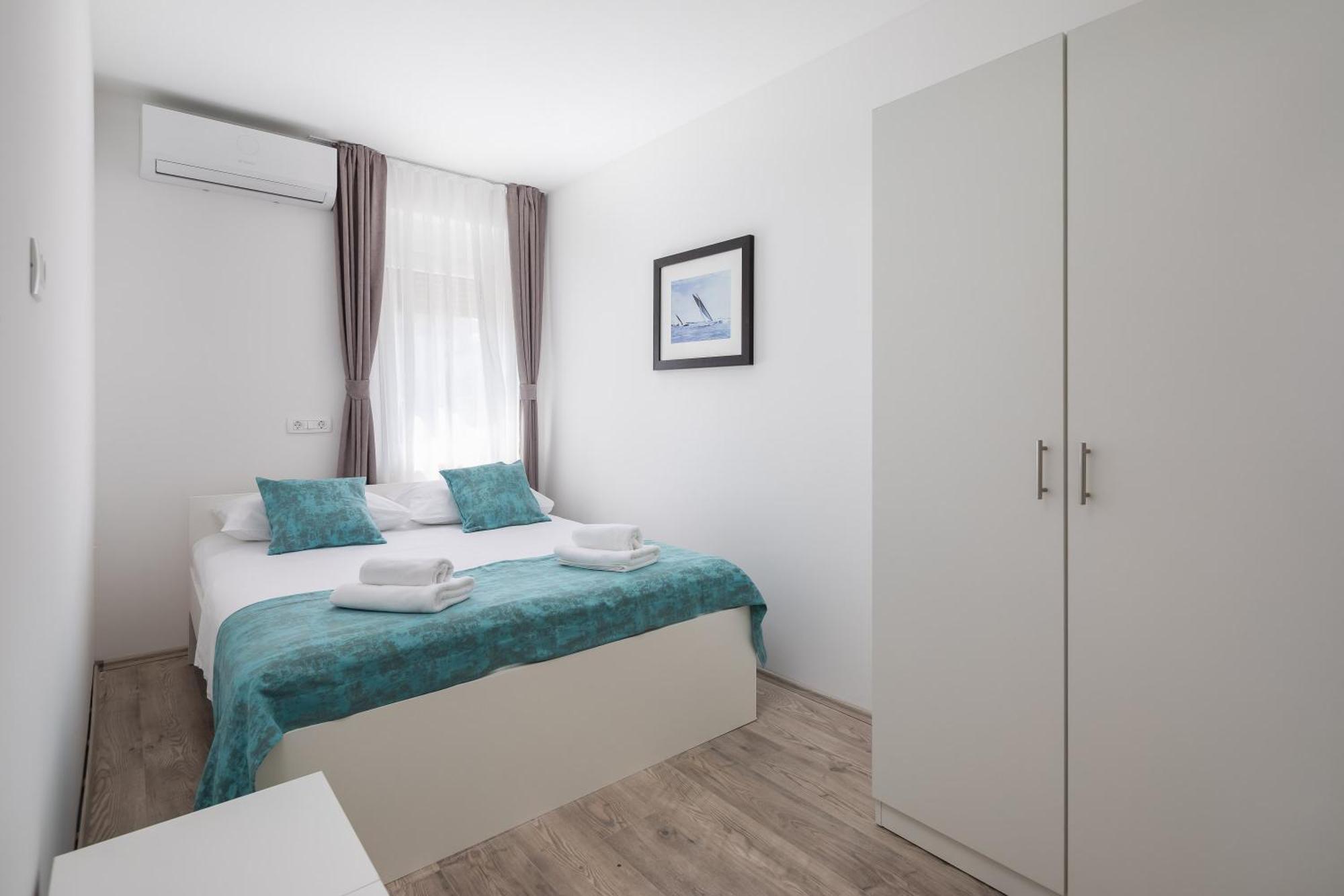 Beachfront Apartments Providenca With Free Parking Makarska Dış mekan fotoğraf