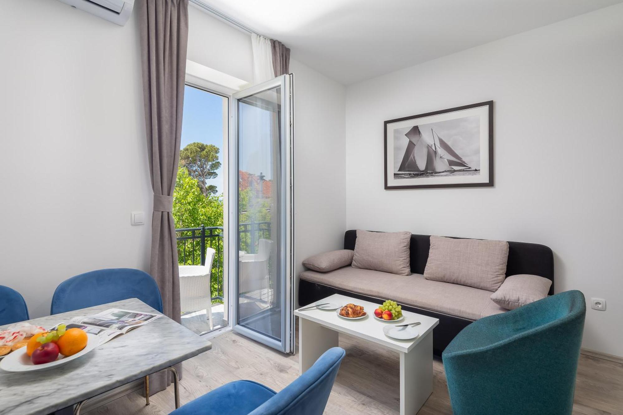 Beachfront Apartments Providenca With Free Parking Makarska Dış mekan fotoğraf