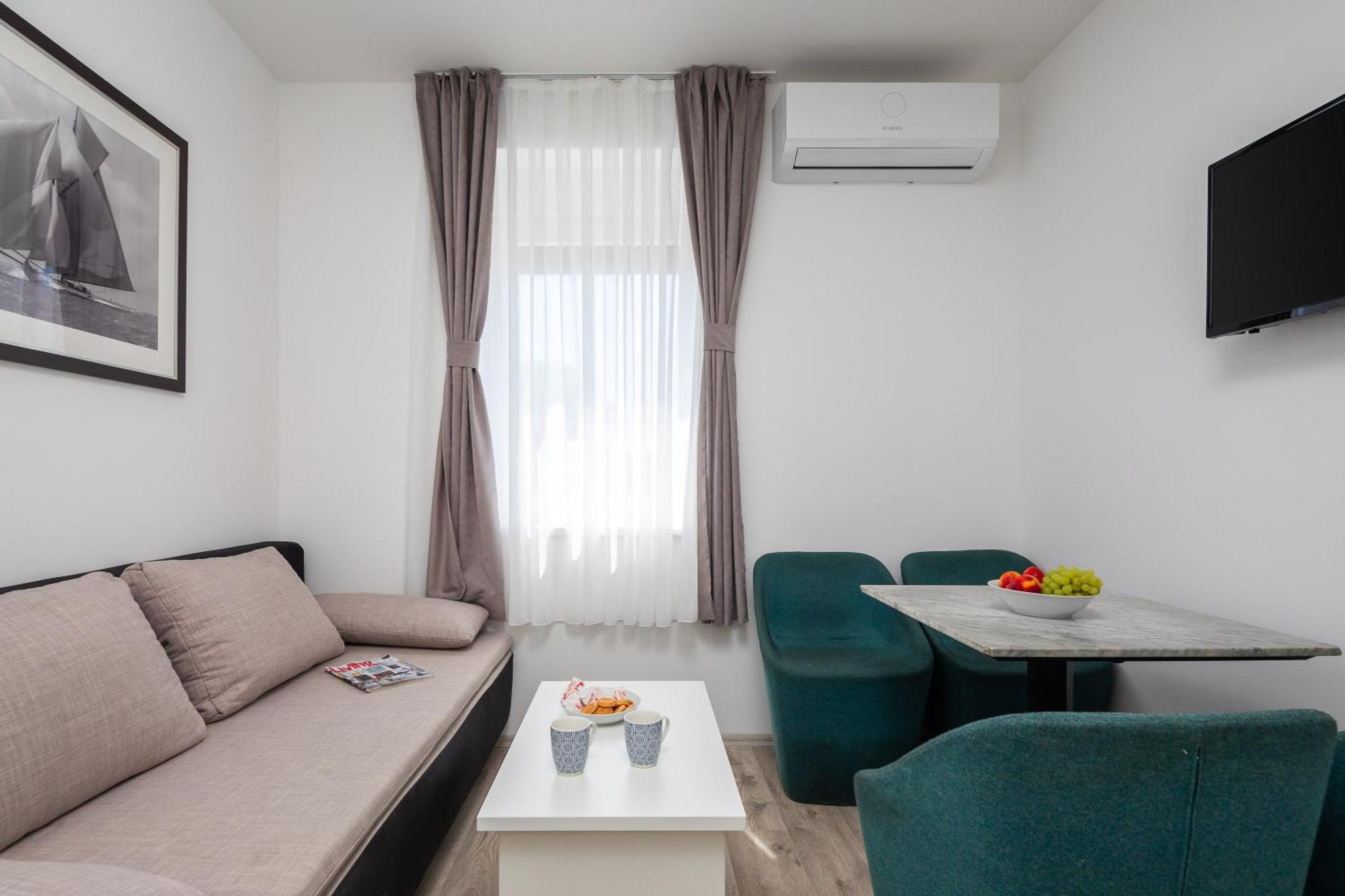Beachfront Apartments Providenca With Free Parking Makarska Dış mekan fotoğraf
