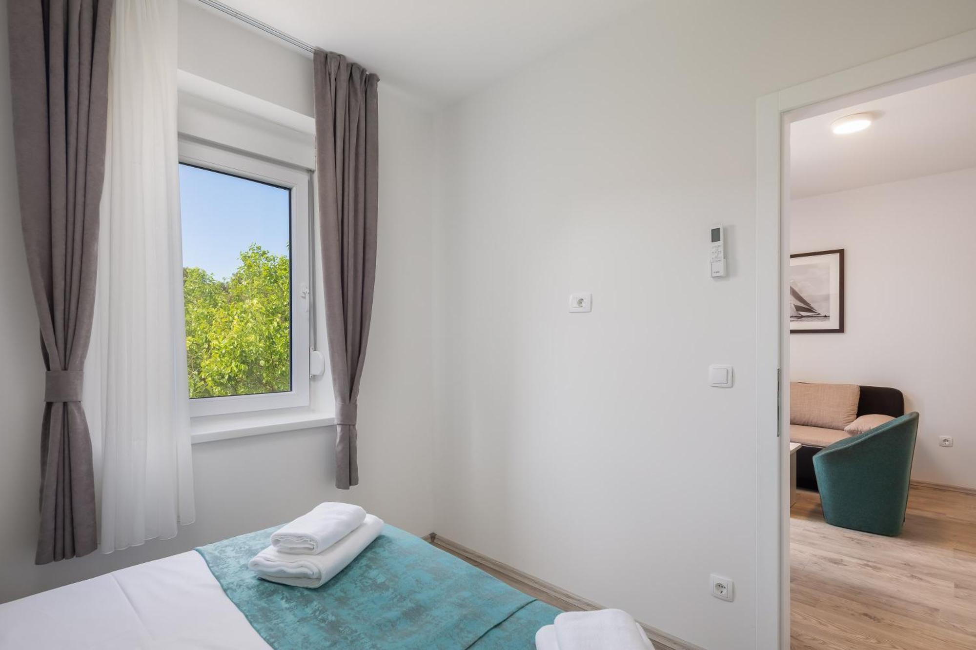 Beachfront Apartments Providenca With Free Parking Makarska Dış mekan fotoğraf