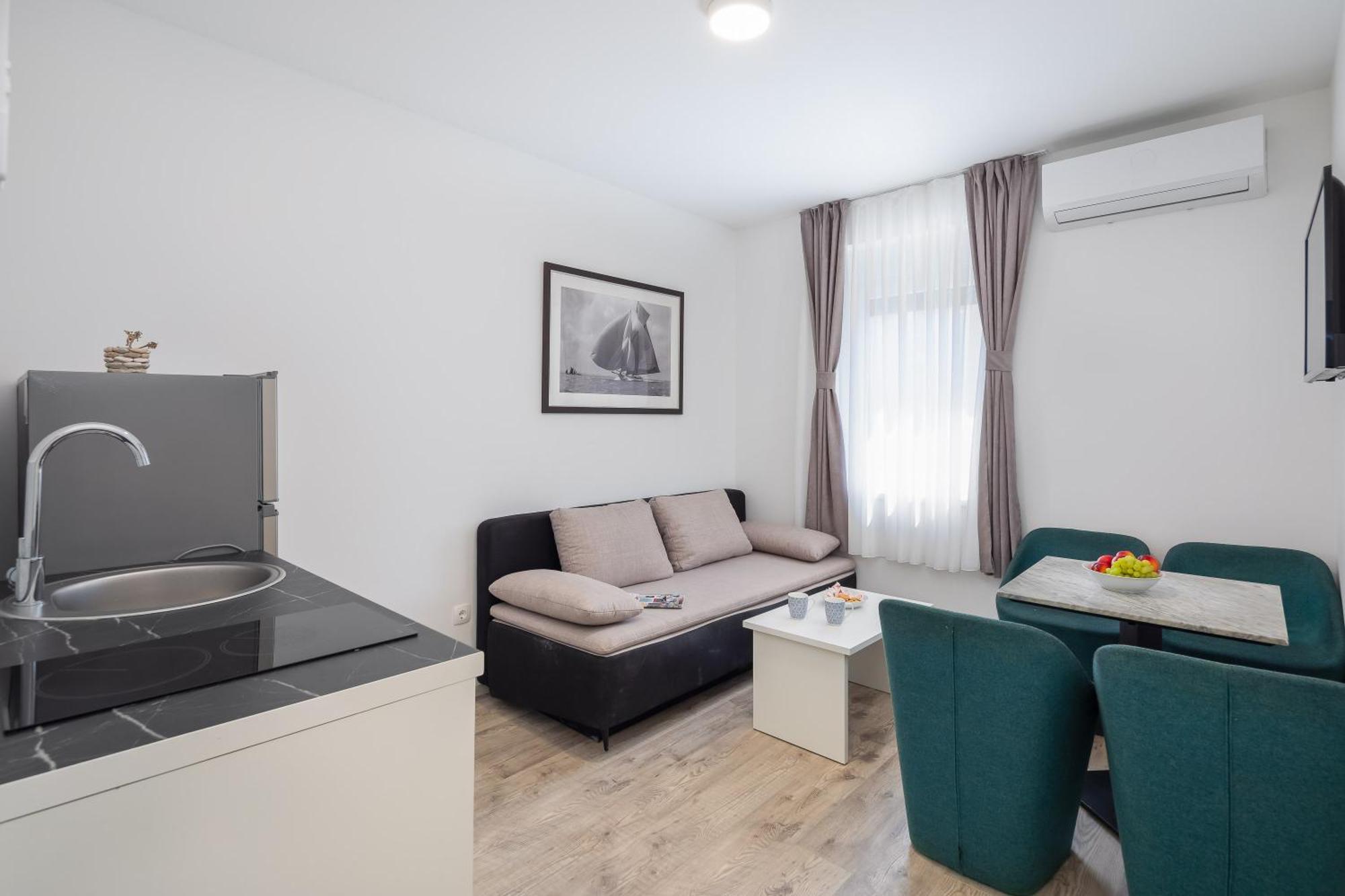 Beachfront Apartments Providenca With Free Parking Makarska Dış mekan fotoğraf