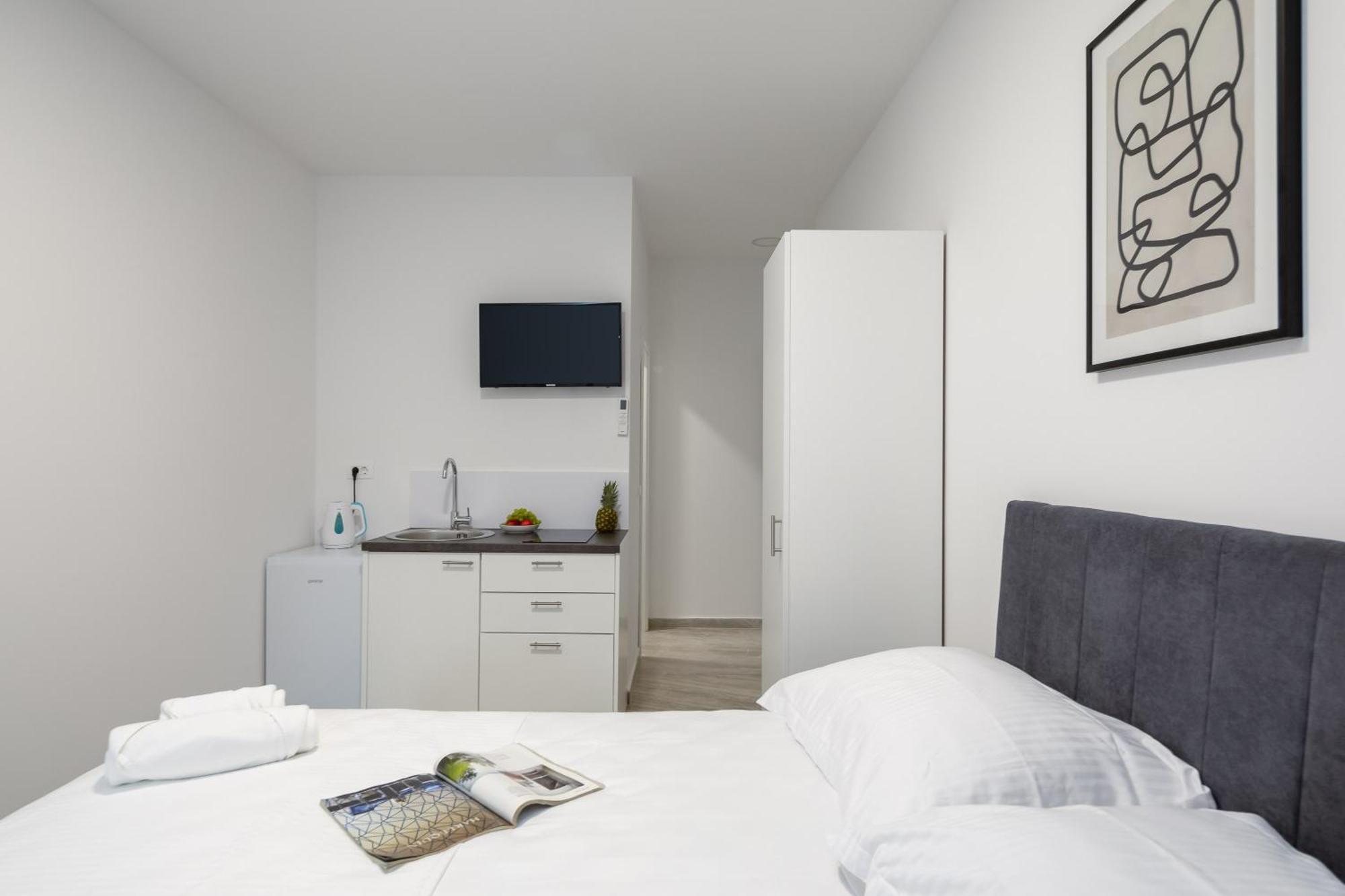 Beachfront Apartments Providenca With Free Parking Makarska Oda fotoğraf