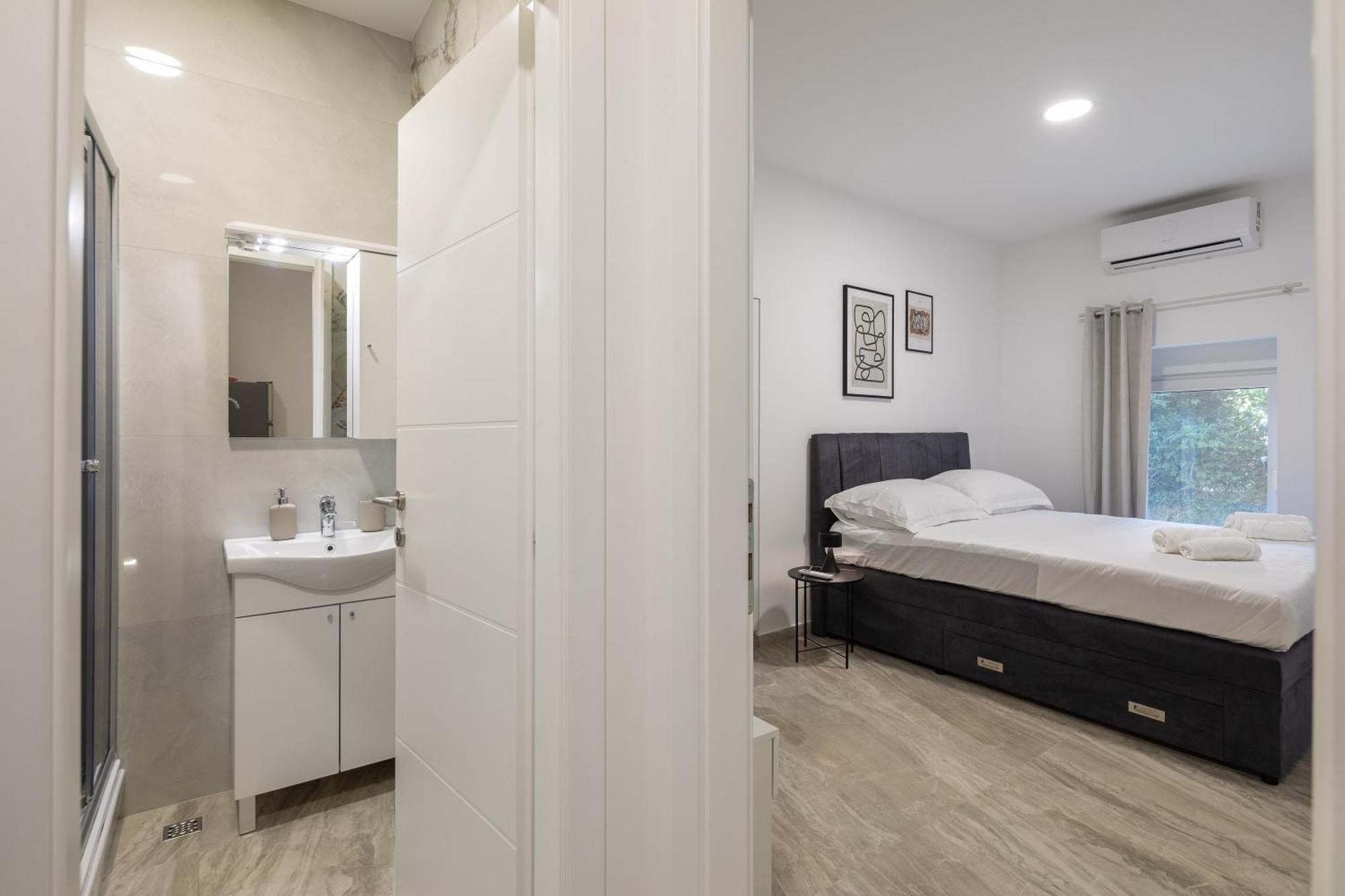Beachfront Apartments Providenca With Free Parking Makarska Oda fotoğraf